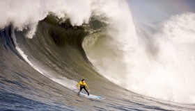 开云-阿扎伦卡巅峰对决穆古鲁扎，激战50分钟问鼎冠军悬念丛生